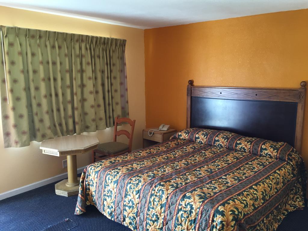 Western Sands Motel Indio Kültér fotó