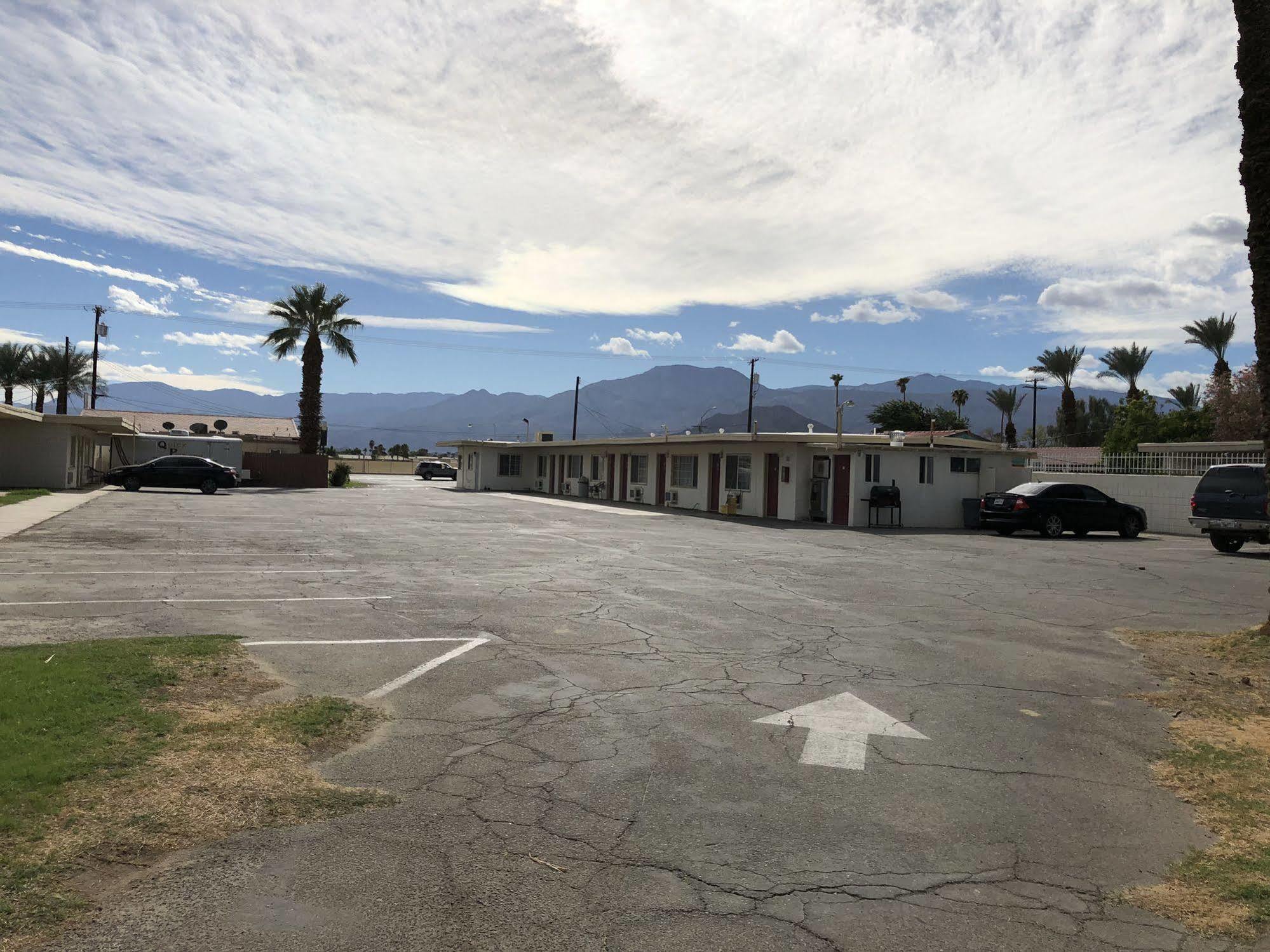 Western Sands Motel Indio Kültér fotó