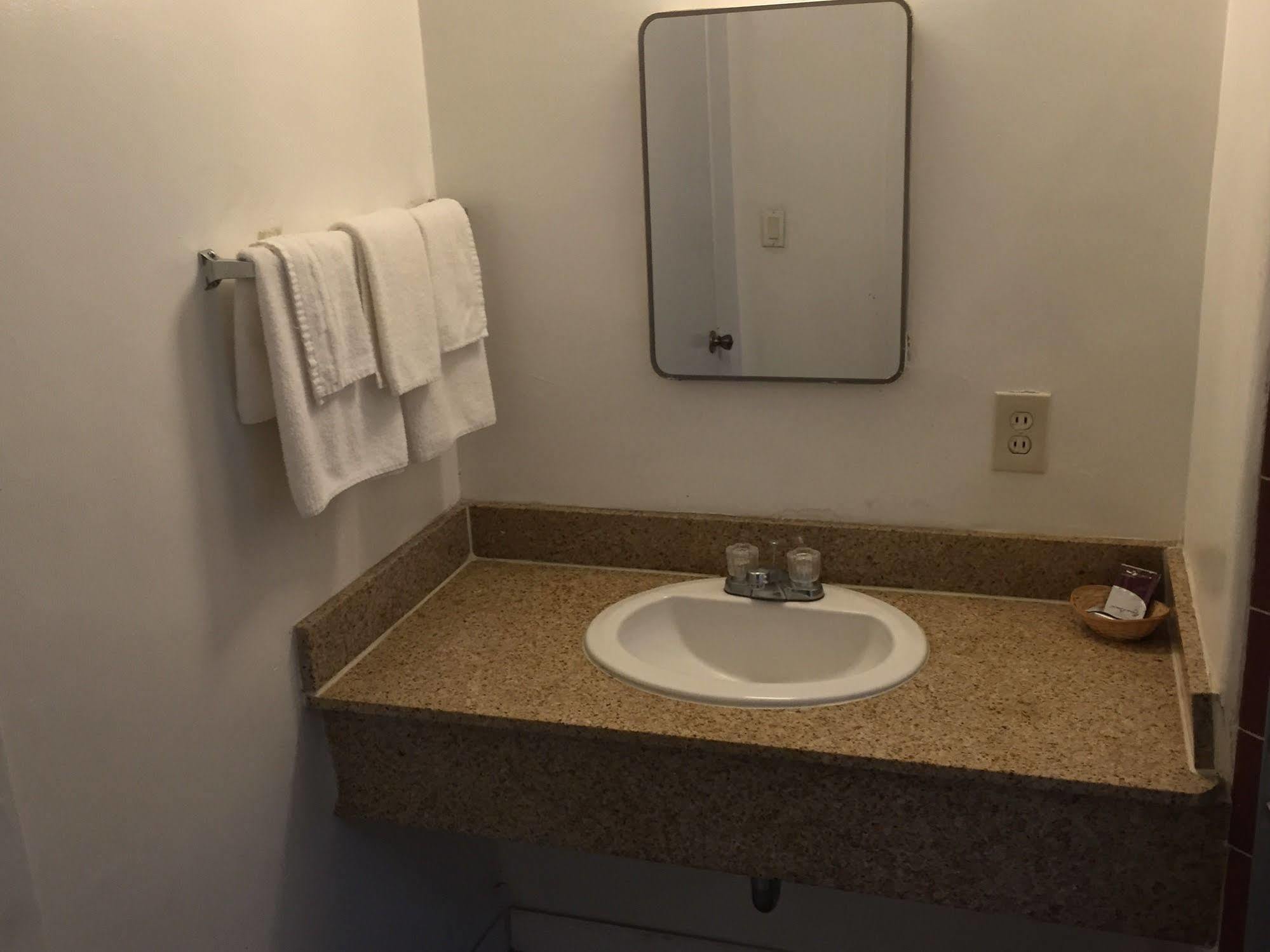 Western Sands Motel Indio Kültér fotó