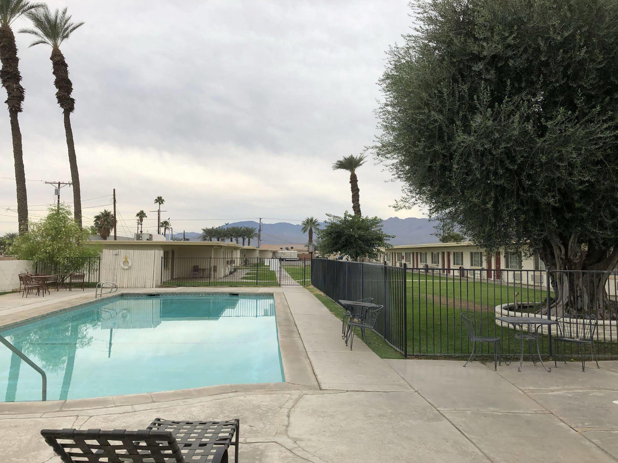 Western Sands Motel Indio Kültér fotó