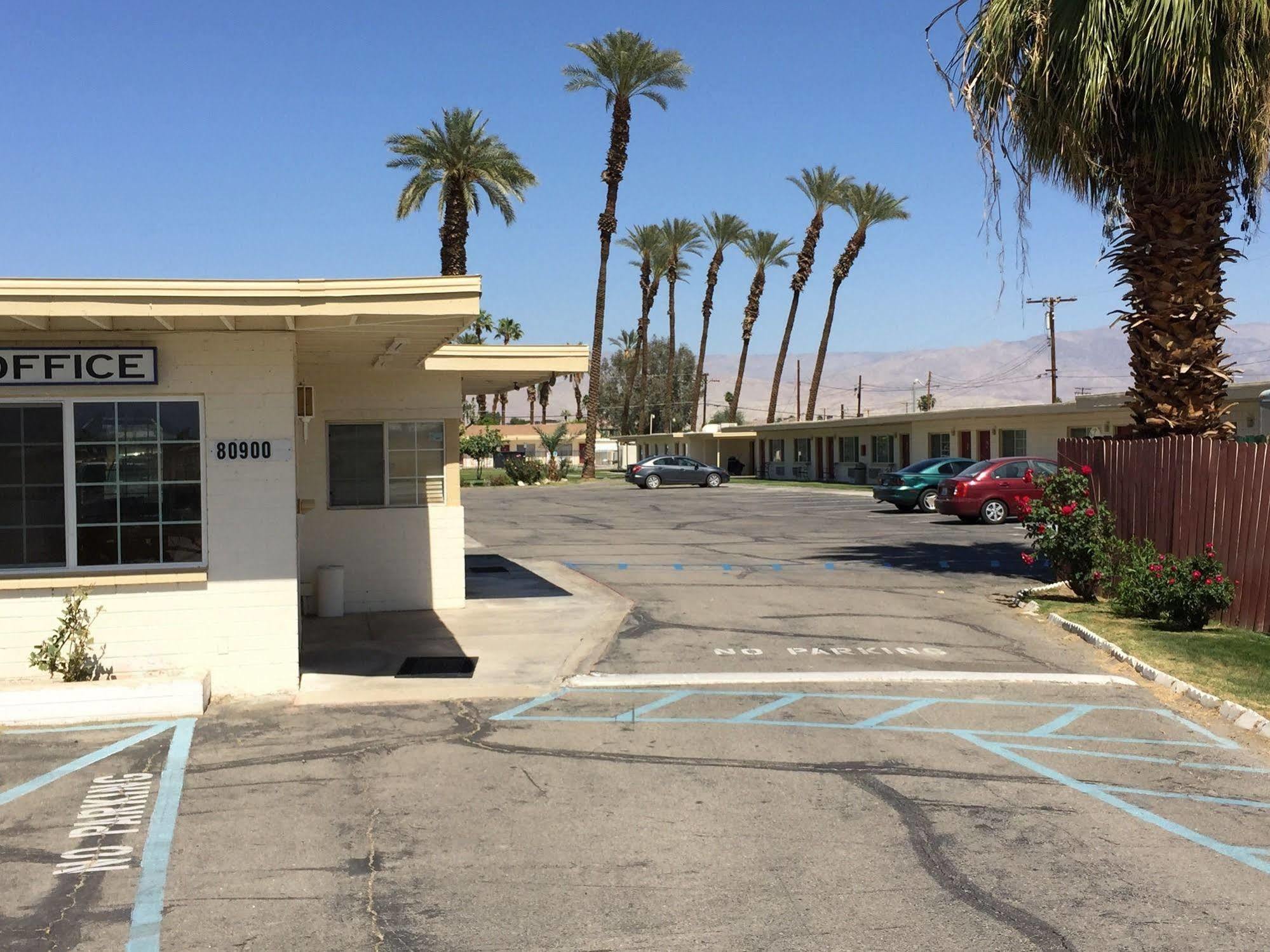 Western Sands Motel Indio Kültér fotó