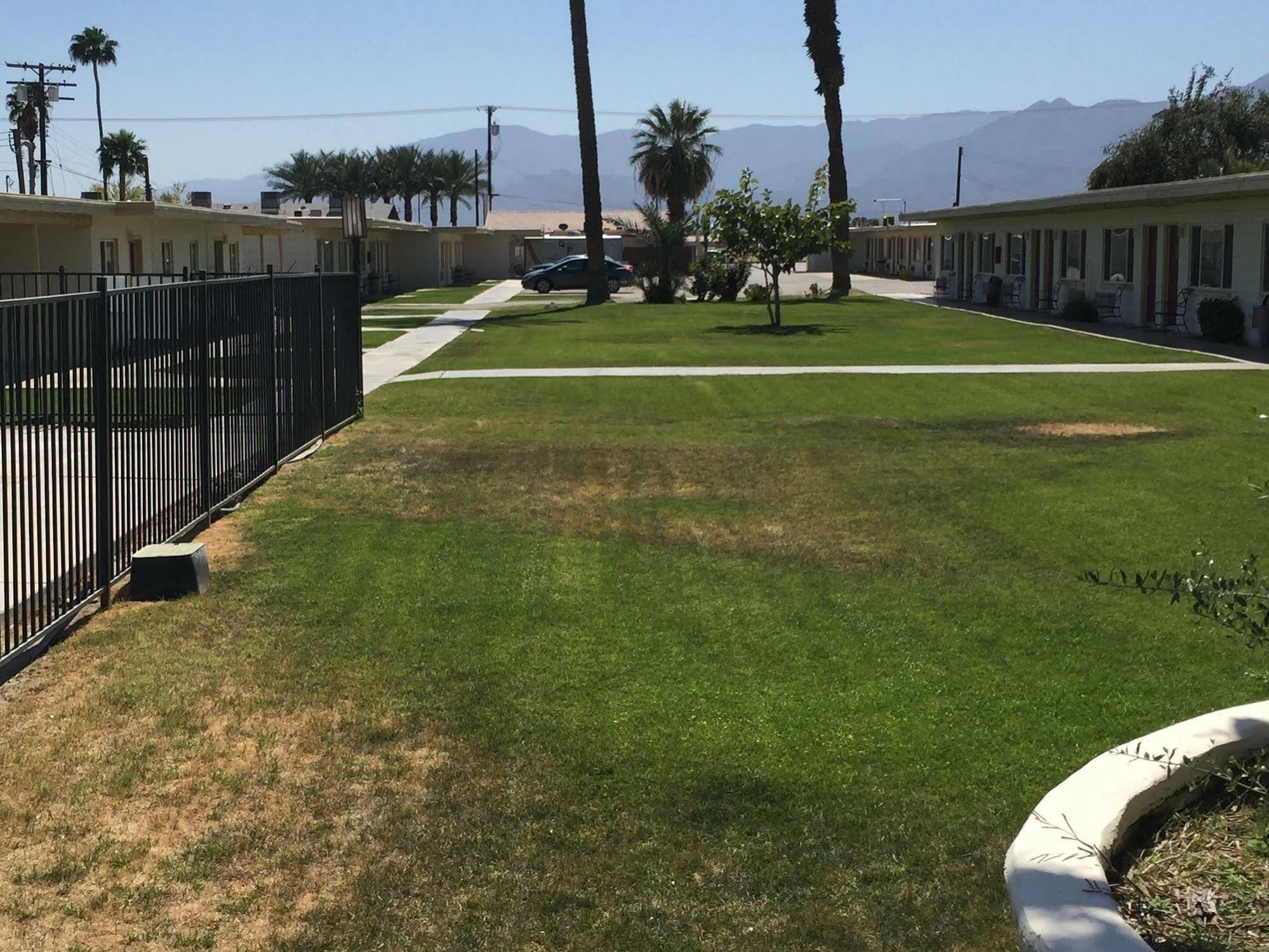 Western Sands Motel Indio Kültér fotó